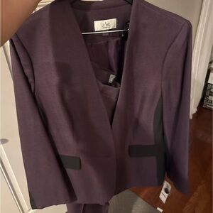 Le Suit Purple Pantsuit with Modern Design